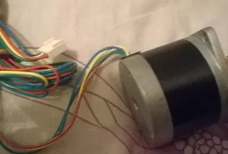 Шаговый двигатель для режущего плоттера